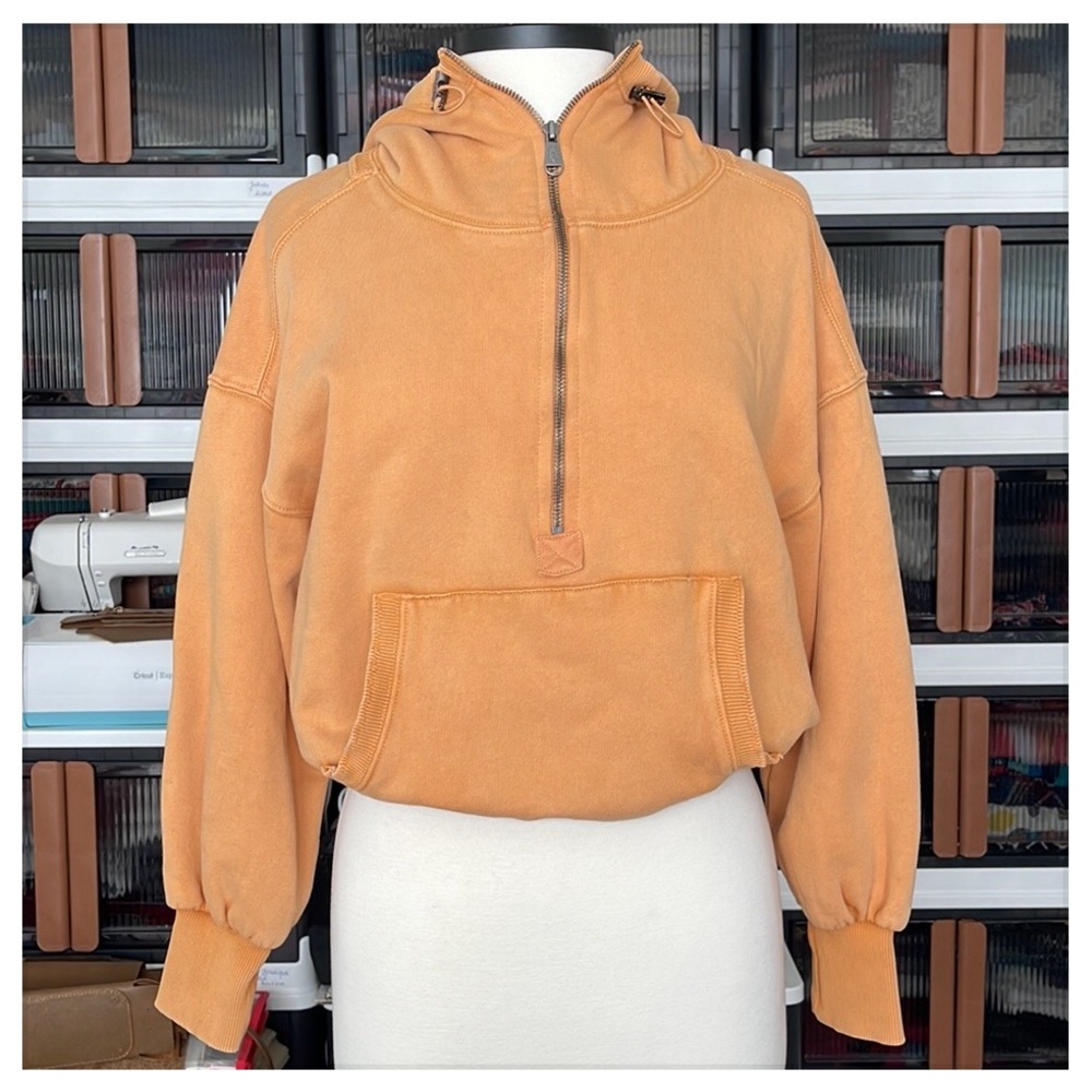 💕Free People Cropped Orange Zip Hoodie 💕
